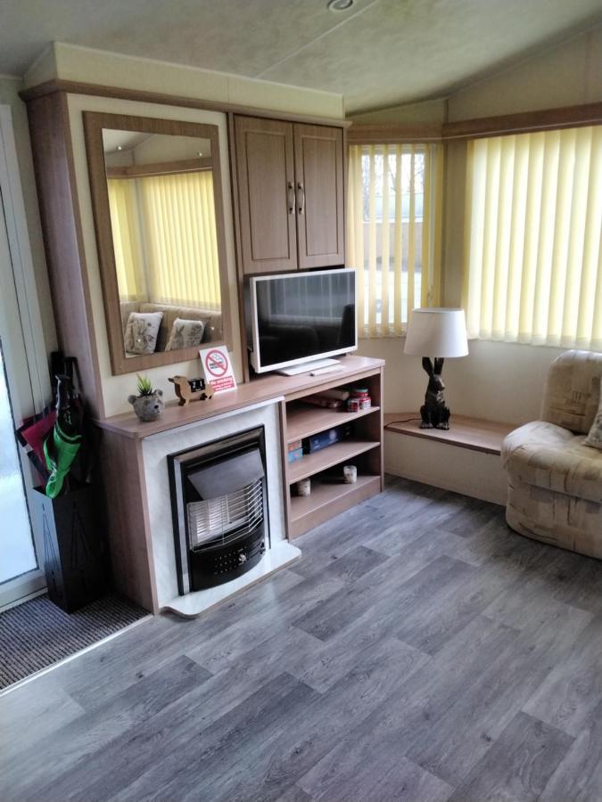 19 Laurel Close Highly Recommended 6 Berth Holiday Home With Hot Tub In Prime Location Tattershall Exterior photo